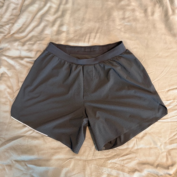 Lululemon Fast and Free Linerless Short 6” – Size M – Black - Picture 1 of 3